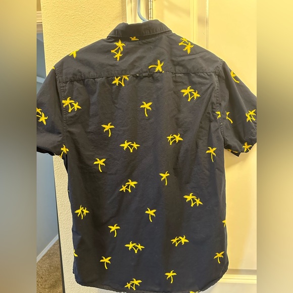 Denim & Flower Button Down Shirt - Picture 4 of 4